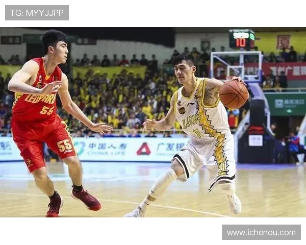 上海篮球队配合问题引发热议球迷与专家各抒己见探讨战术调整 上海篮球队配合问题引发热议球迷与专家各抒己见探讨战术调整
