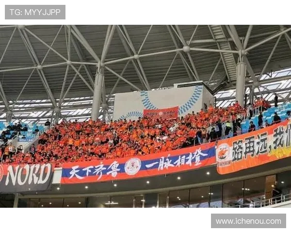 成都篮球队状态引发热议球迷对球队表现的分歧与期待