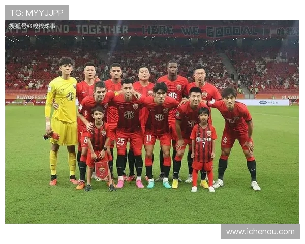 天津队迎战上海上港争夺中超联赛关键三分全力以赴展现球队实力