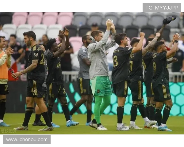 巴西国际与科林蒂斯精彩对决比分揭晓赛季表现分析 巴西国际与科林蒂斯精彩对决比分揭晓赛季表现分析