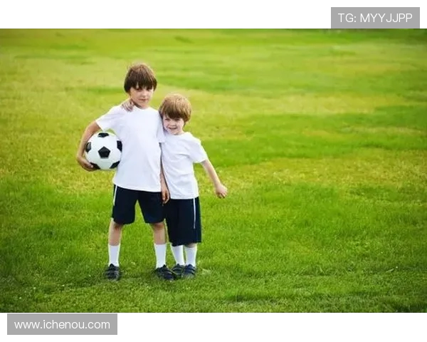 恩佐的成长之路:从青涩少年到足球场上的闪耀明星