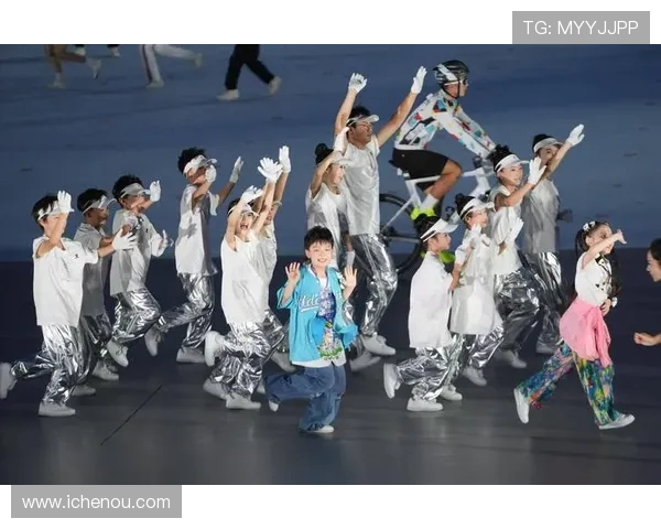 上海街舞队实力崛起引发热议街舞文化新变革与发展探讨